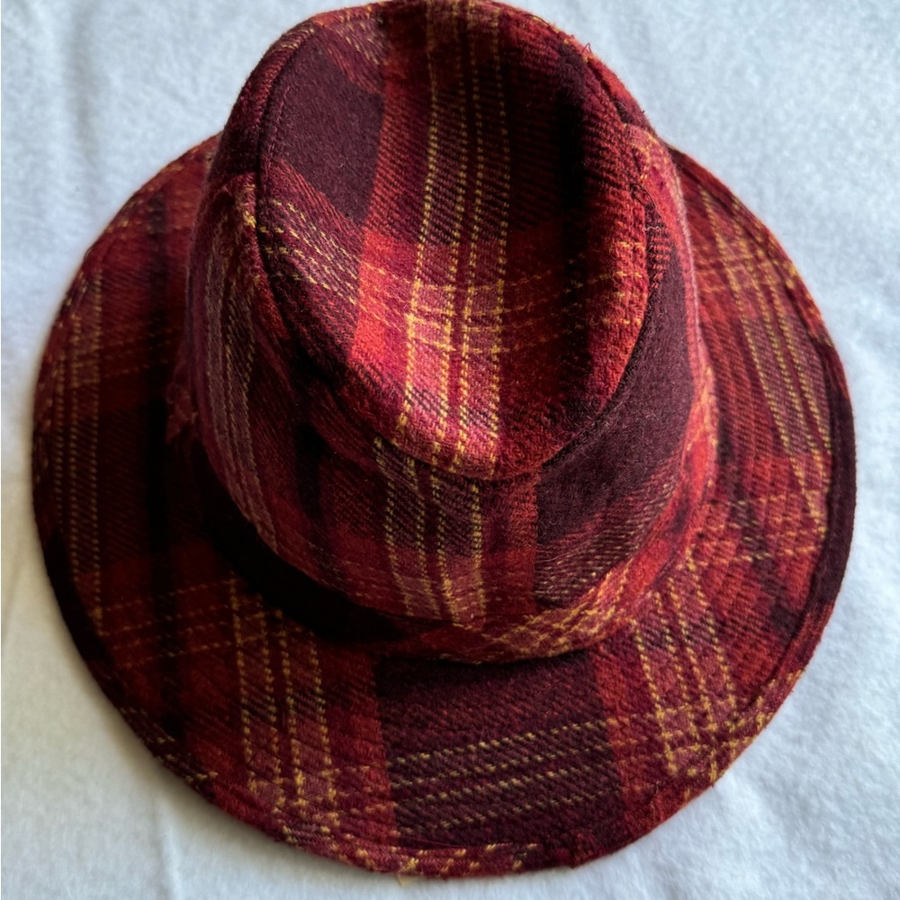 Brand new never worn . Step in style this fall !